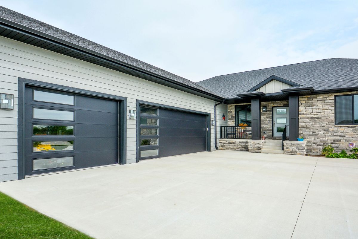 Hörmann garage door style 01 available at Ace's Garage Door San Francisco